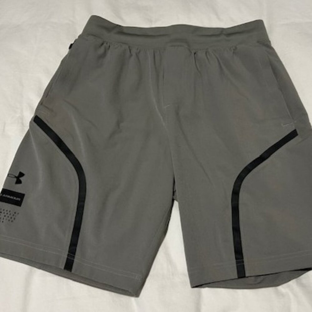 Men's Under Armour Athletic Shorts. Size M. Excellent condition.